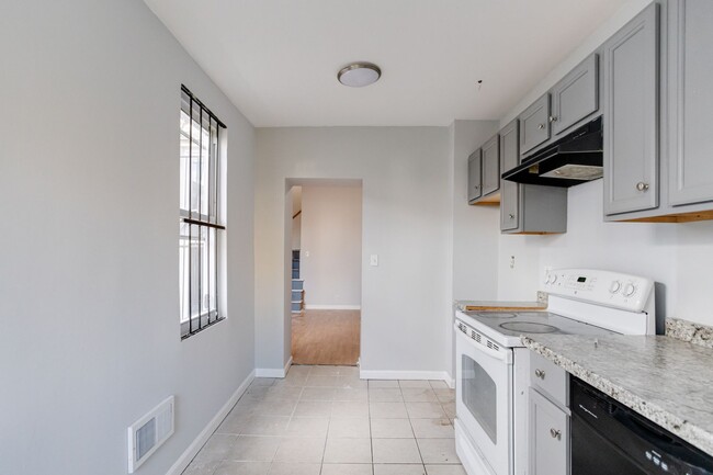 Building Photo - 2507 Woodbrook Avenue