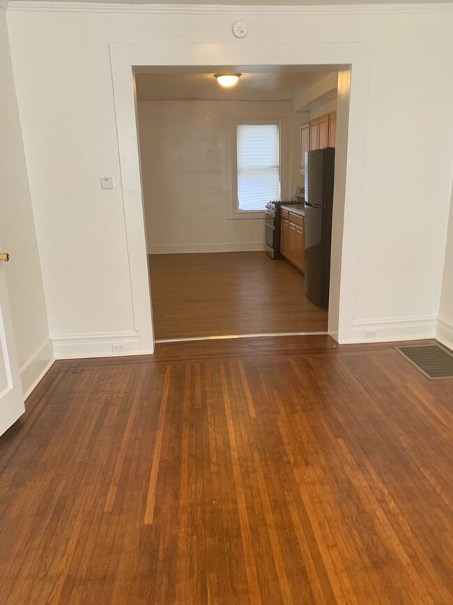 Foto del edificio - One bedroom Apartment! Video in Photos!
