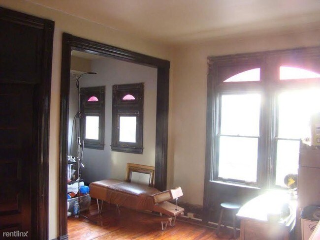 Building Photo - 263 40th St