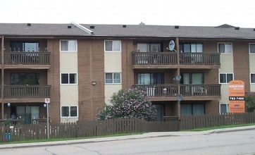 Building Photo - Ridgeview Apartments