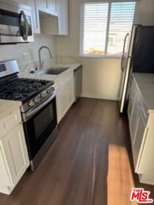 Building Photo - 2424 Ocean Park Blvd