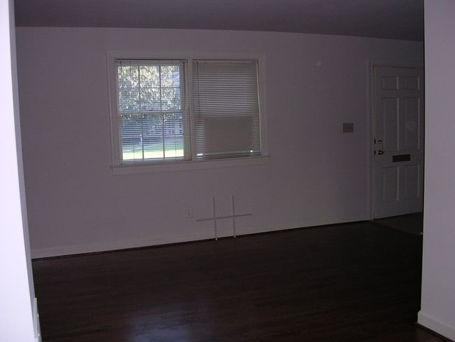 Building Photo - 6 Month Short Term Lease