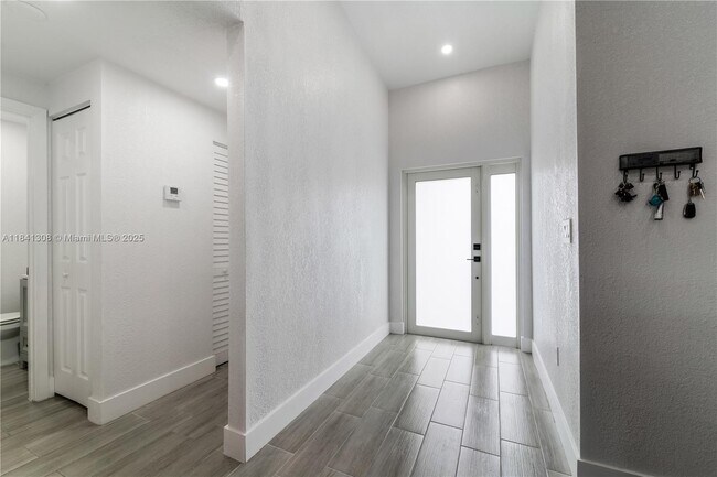 Foto del edificio - 6711 NW 193rd Ter
