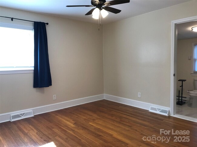 Building Photo - 4820 Amity Pl