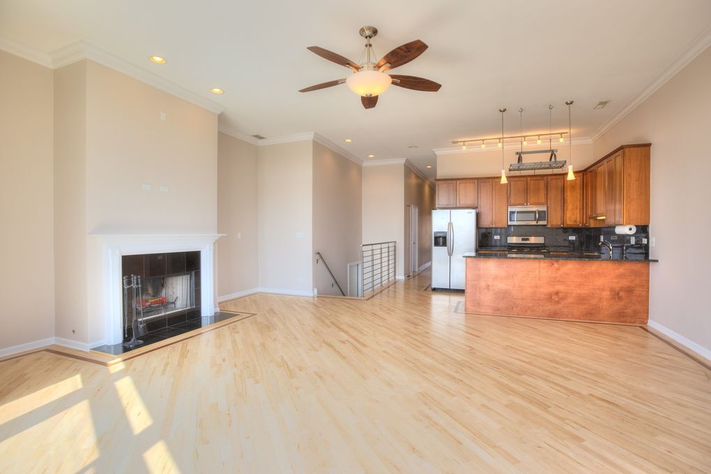 Primary Photo - 3012 W Fullerton Ave