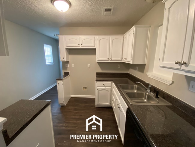 Building Photo - 7449 Dunbarton Dr