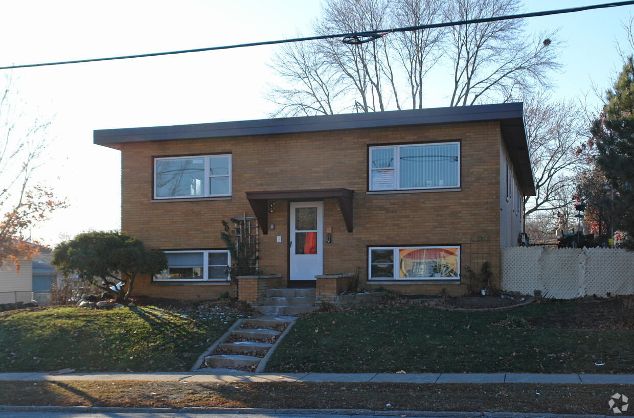 Foto del edificio - 4422 Central Ave NE