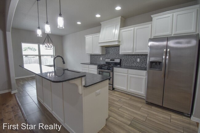 Foto del edificio - 4 br, 2.5 bath House - 401 N Reeds Bridge ...