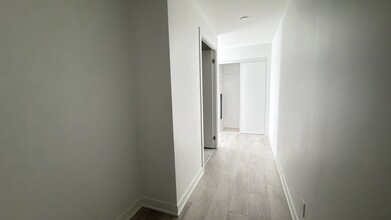 Building Photo - 10 Flavelle Trl