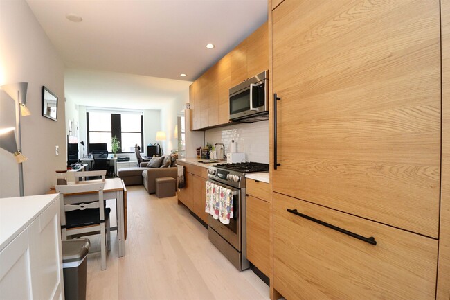 Building Photo - 10 Provost St