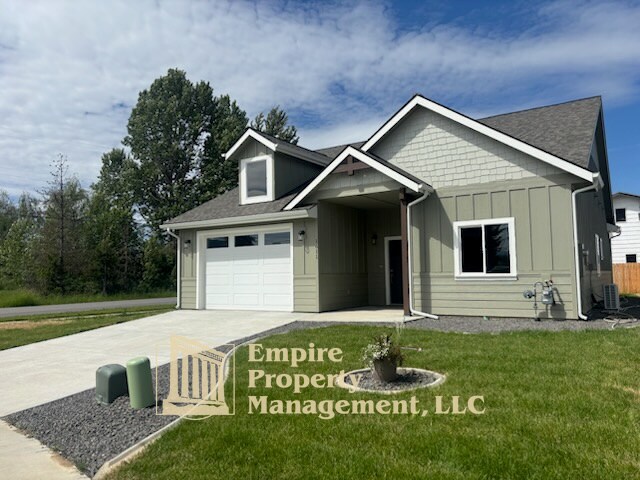 Primary Photo - 1611 Irvine Wy