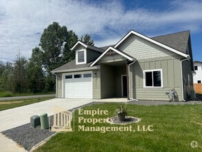 Building Photo - 1611 Irvine Wy