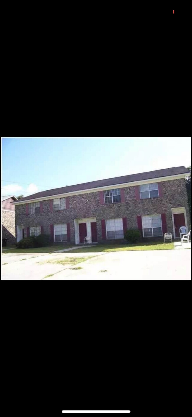 Building Photo - 123 Langley Dr