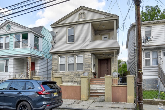 Building Photo - 150 Brookdale Ave