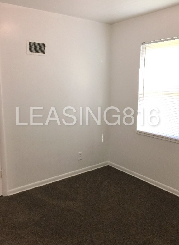 Foto del edificio - 3010 E 61st St