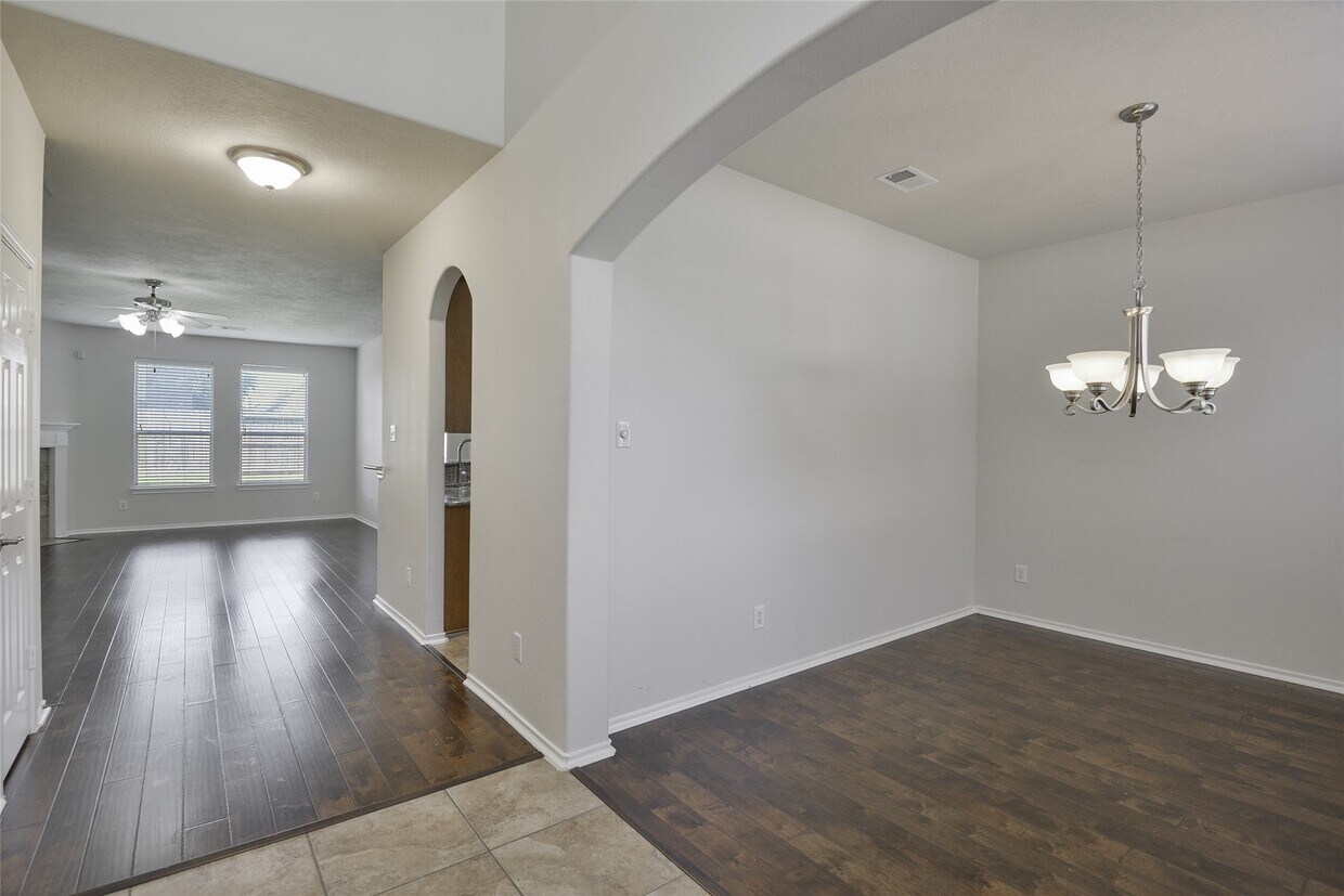 Foto principal - 3618 Orchard Valley Ln