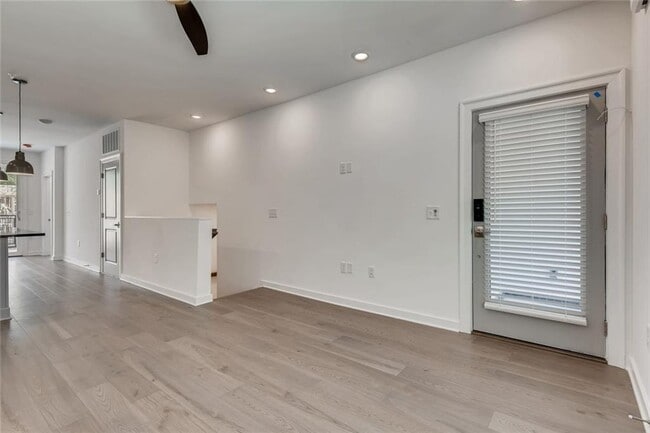 Building Photo - 403 Pratt Dr