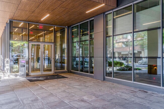 Foto del edificio - 2501 M St NW