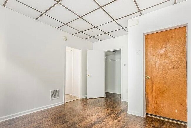 Foto del edificio - 385 Princeton Ave