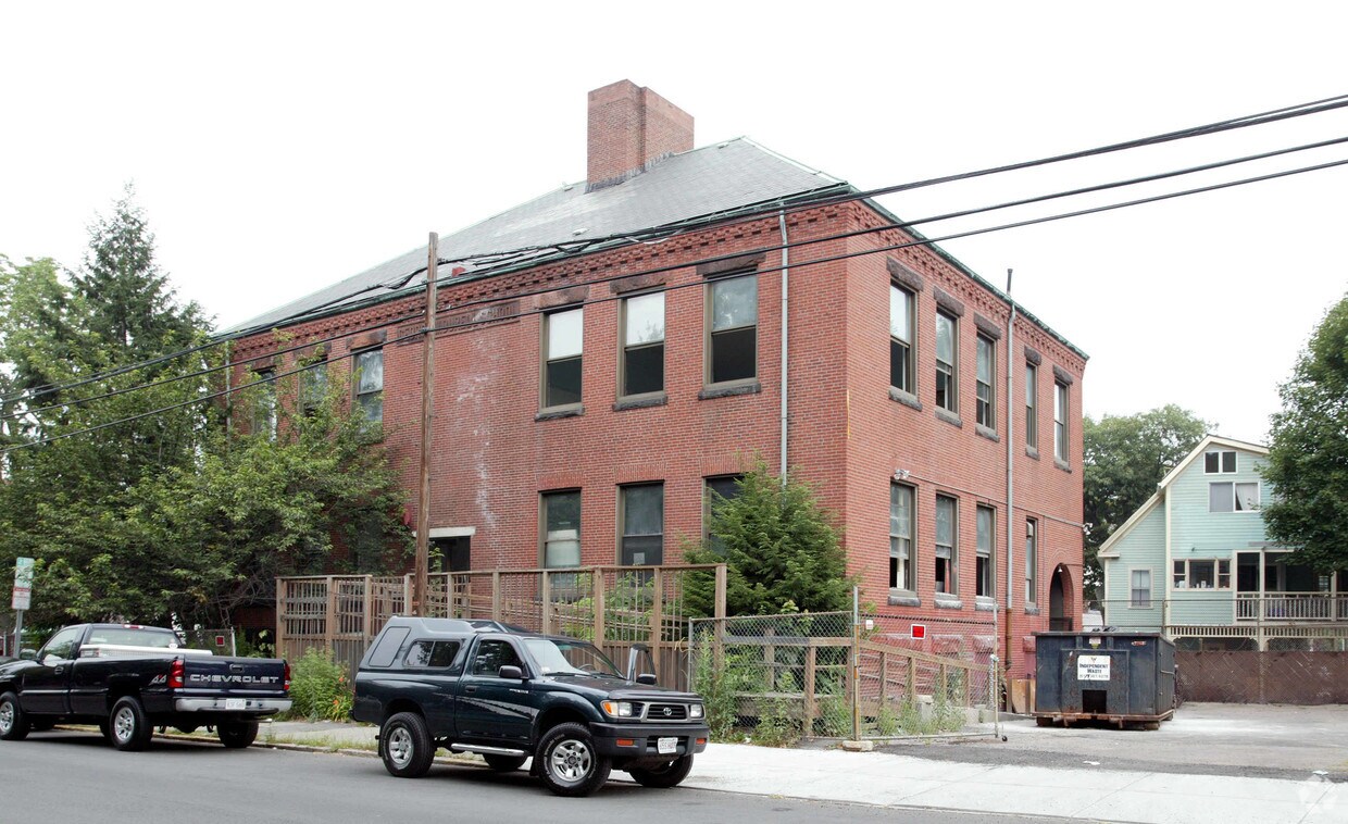 Primary Photo - 245 Beacon St