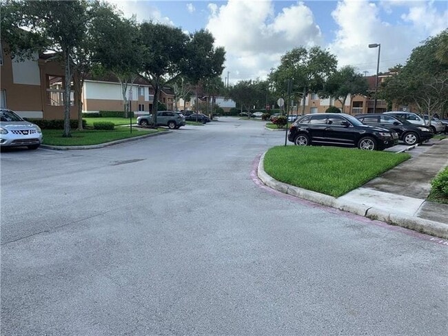 Foto del edificio - 755 NW 92nd Ave