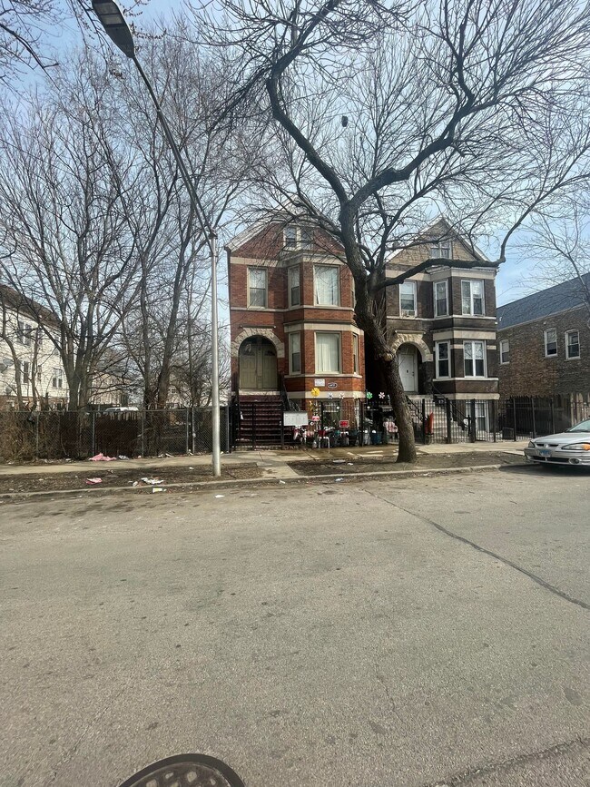 Building Photo - 4451 S Wood St