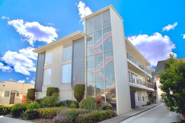 Building Photo - 319 Gladys Ave
