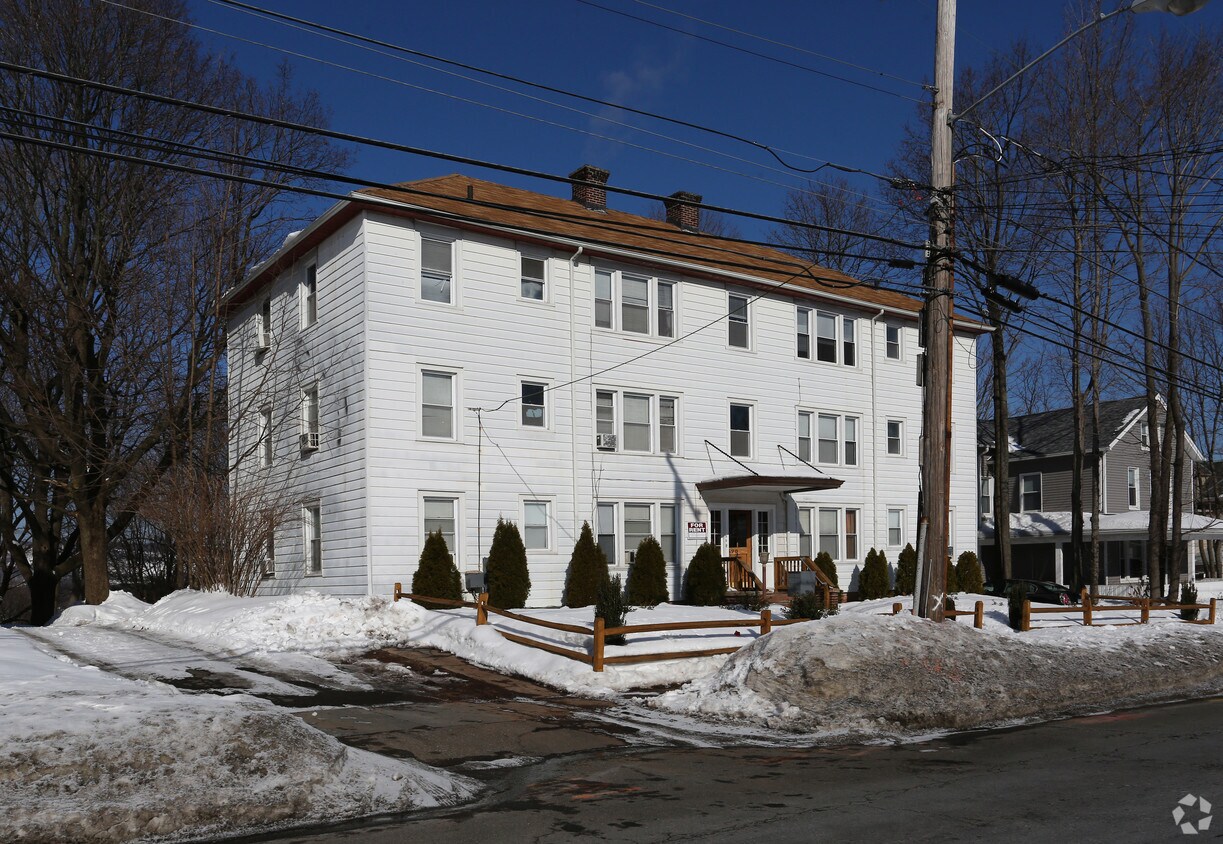Building Photo - 690 Broad St