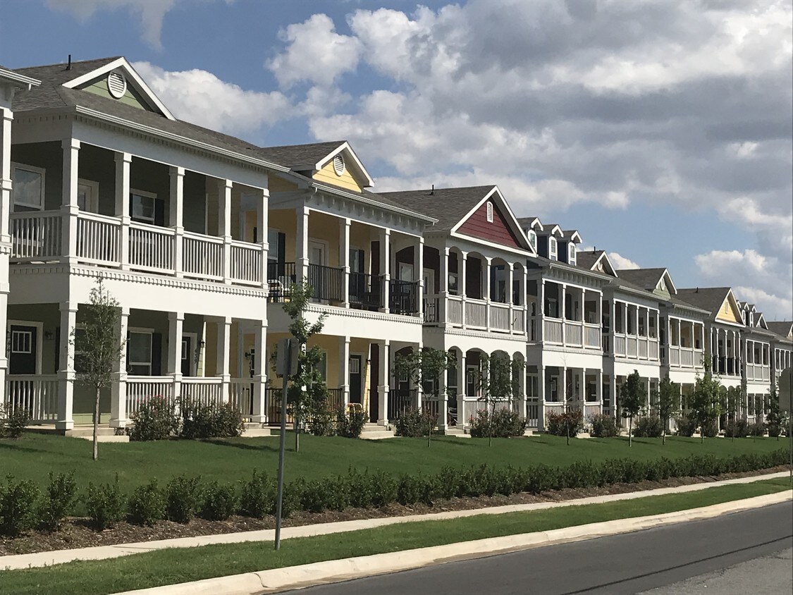 445 N Woods St, Sherman, TX 75092 Townhome Rentals in Sherman TX