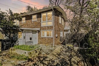 5225 10th Pl S