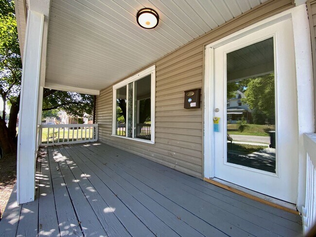 Foto del edificio - Beautifully Updated 4 Bed 2 Bath Home!