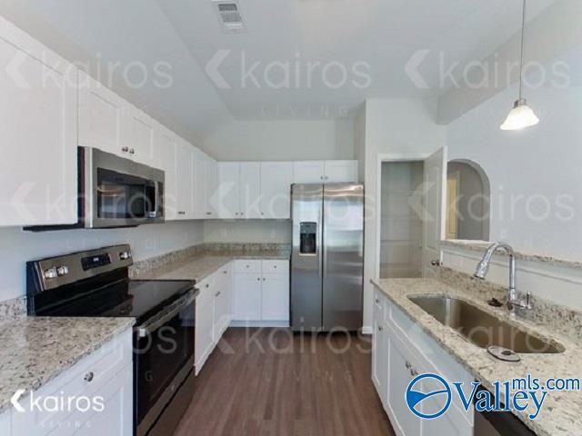 Building Photo - 816 Heather Dr