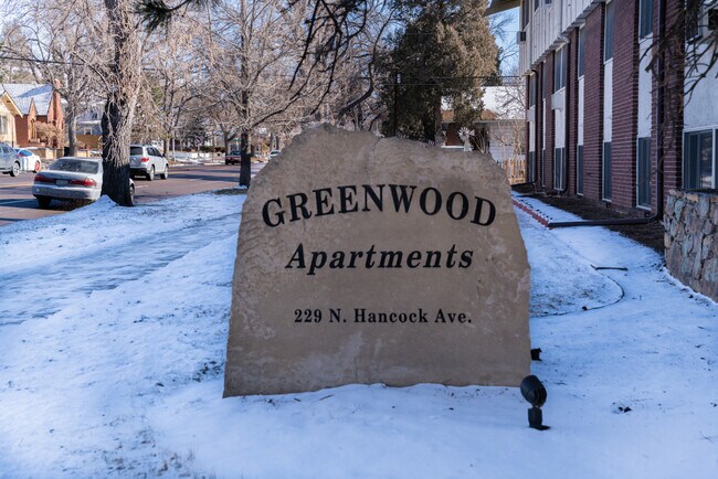 ¡Bienvenido a casa! - 229 N Hancock Ave