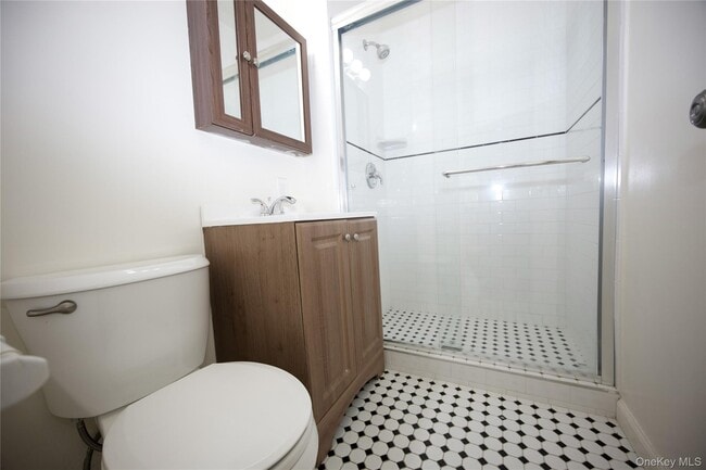 Foto del edificio - 5 Schenck Ave