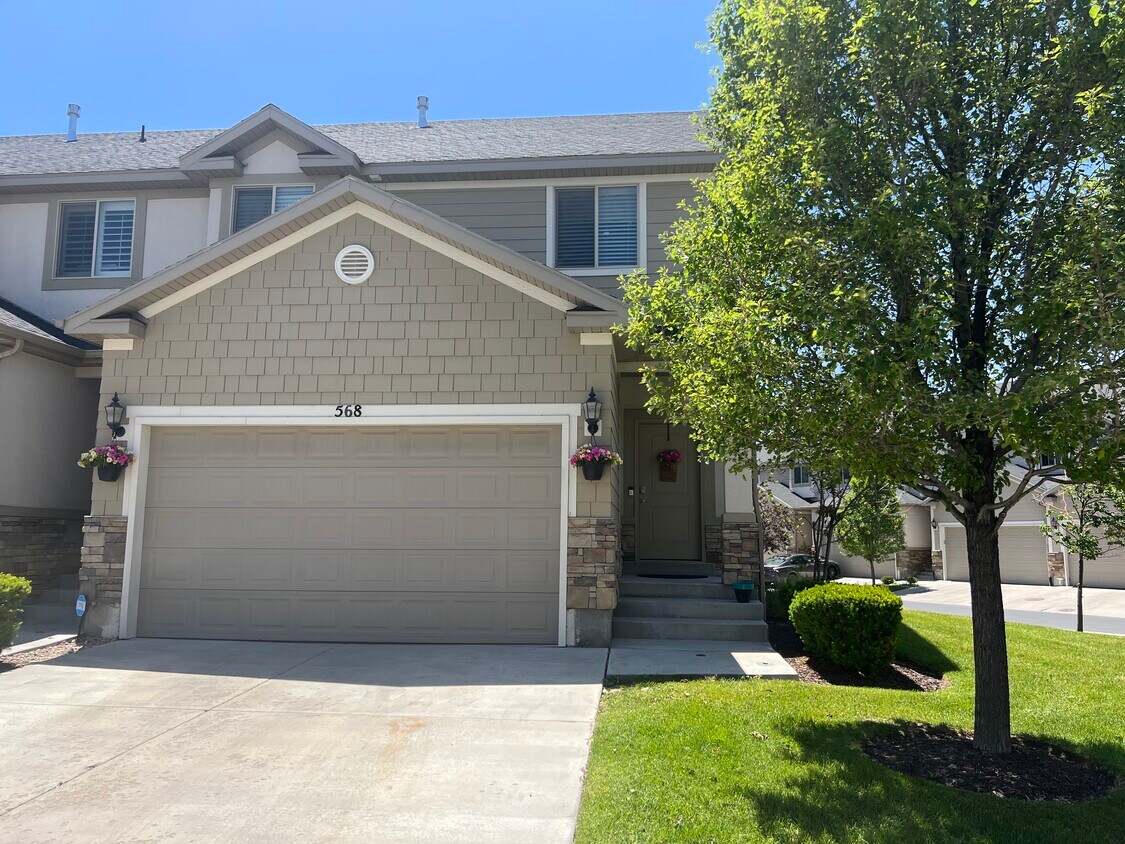 Foto principal - 568 E Autumn Branch Way