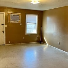 Building Photo - 26 Lynch St