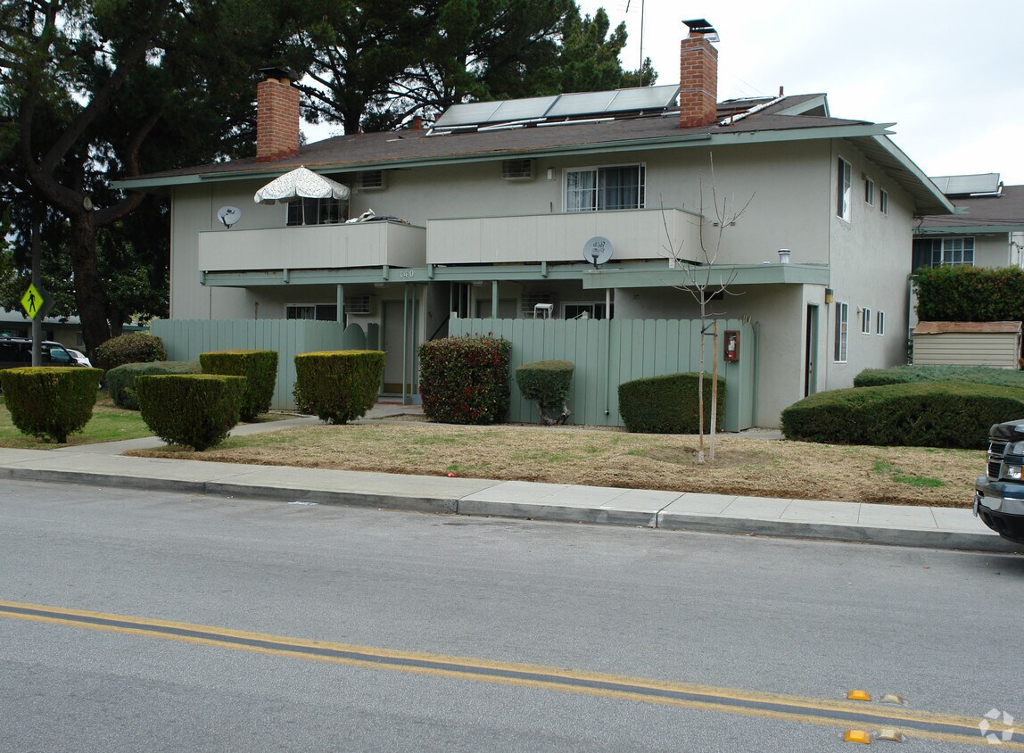 Building Photo - 140 S Bernardo Ave