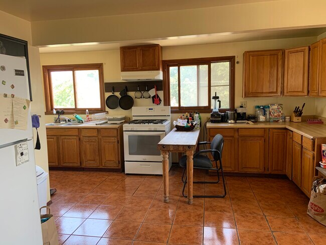 Foto del edificio - 1377 W 23rd St