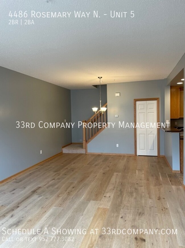 Building Photo - Updated Townhome - Hugo!