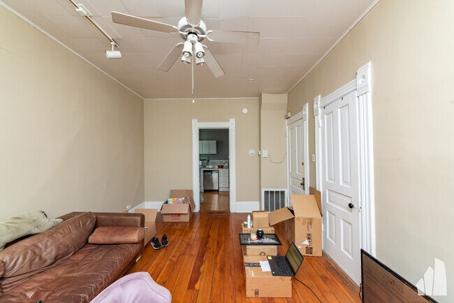 Foto del edificio - 1421 W Fletcher St