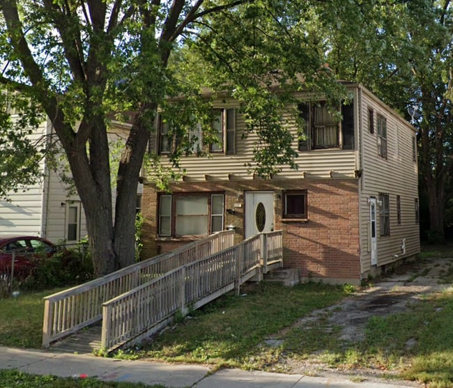 Building Photo - 4600 W Eggert Pl