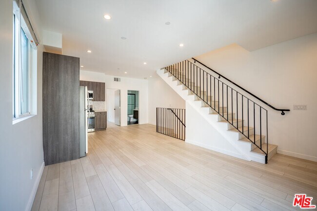 Foto del edificio - 246 N Dillon St