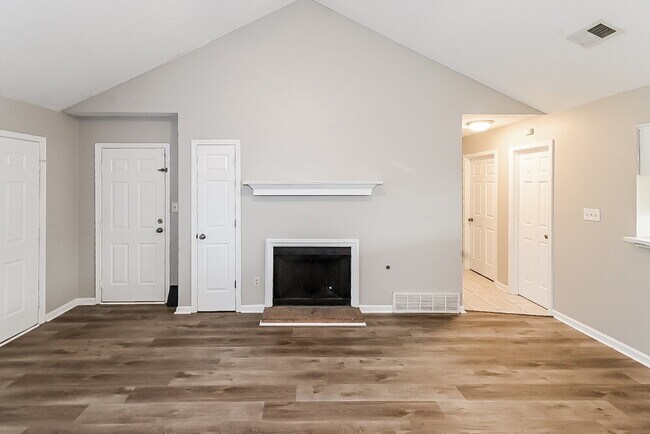 Building Photo - 7038 Hampton Dr