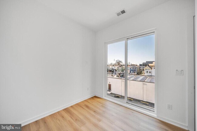 Foto del edificio - 710 Kennedy St NW