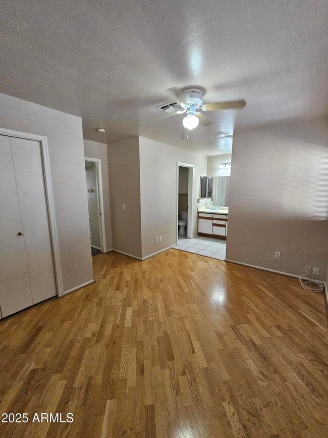 Foto del edificio - 2571 W Marconi Ave