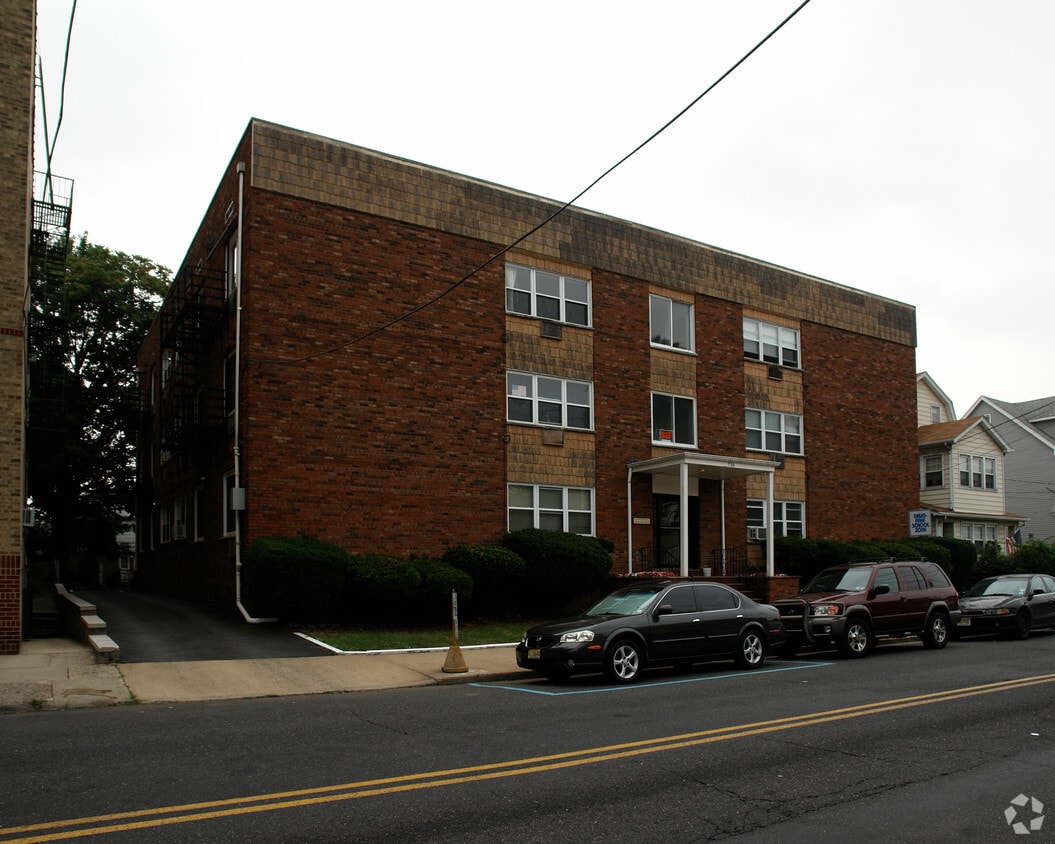 726 Elm St - Elm Street Apartments
