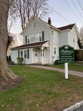 Building Photo - 100 N Country Rd