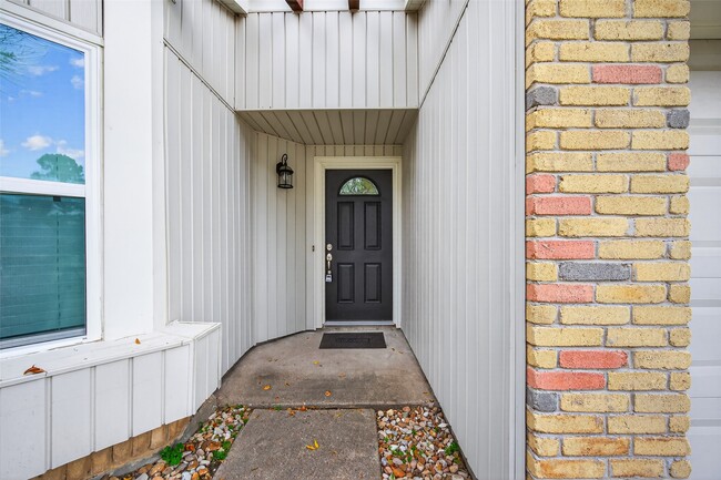 Building Photo - 10706 Lazy Meadows Dr