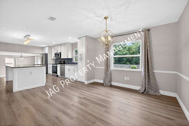 Foto del edificio - 1046 Winter Springs Blvd