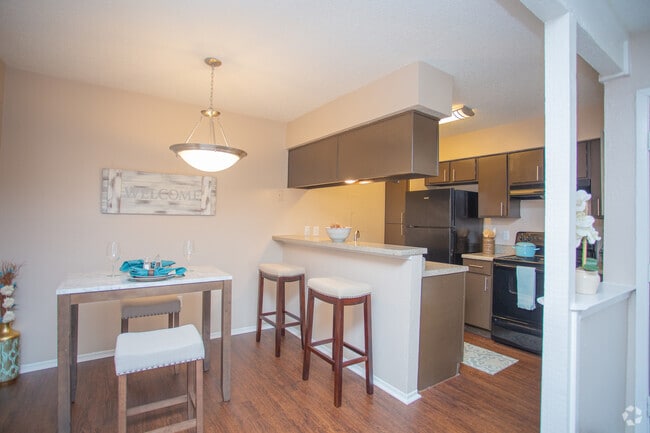 1BR, 1BA - 664SF - 1B - MIA Forest Oaks